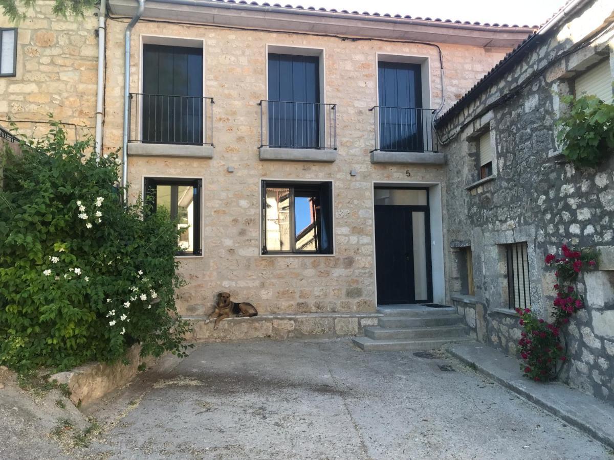El Pecu Casa Rural Starfamiliar Bustillo Del Paramo Екстериор снимка