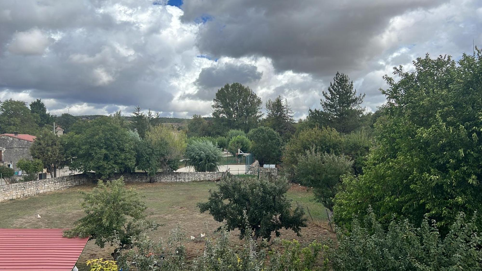 El Pecu Casa Rural Starfamiliar Bustillo Del Paramo Екстериор снимка