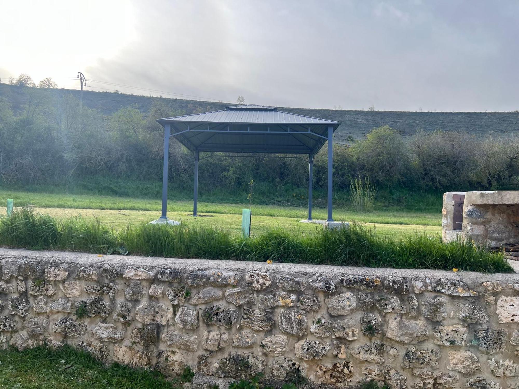 El Pecu Casa Rural Starfamiliar Bustillo Del Paramo Екстериор снимка