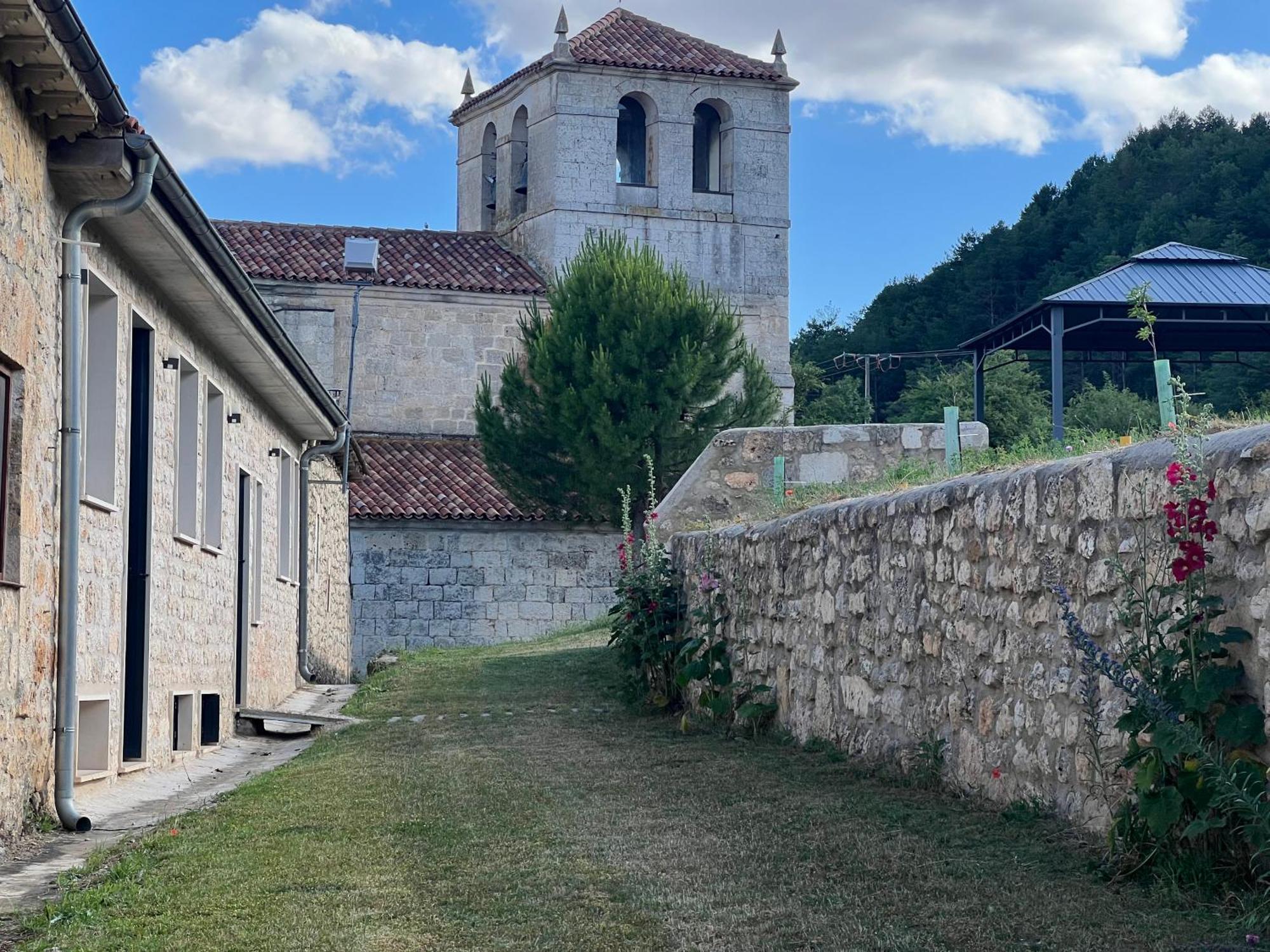 El Pecu Casa Rural Starfamiliar Bustillo Del Paramo Екстериор снимка
