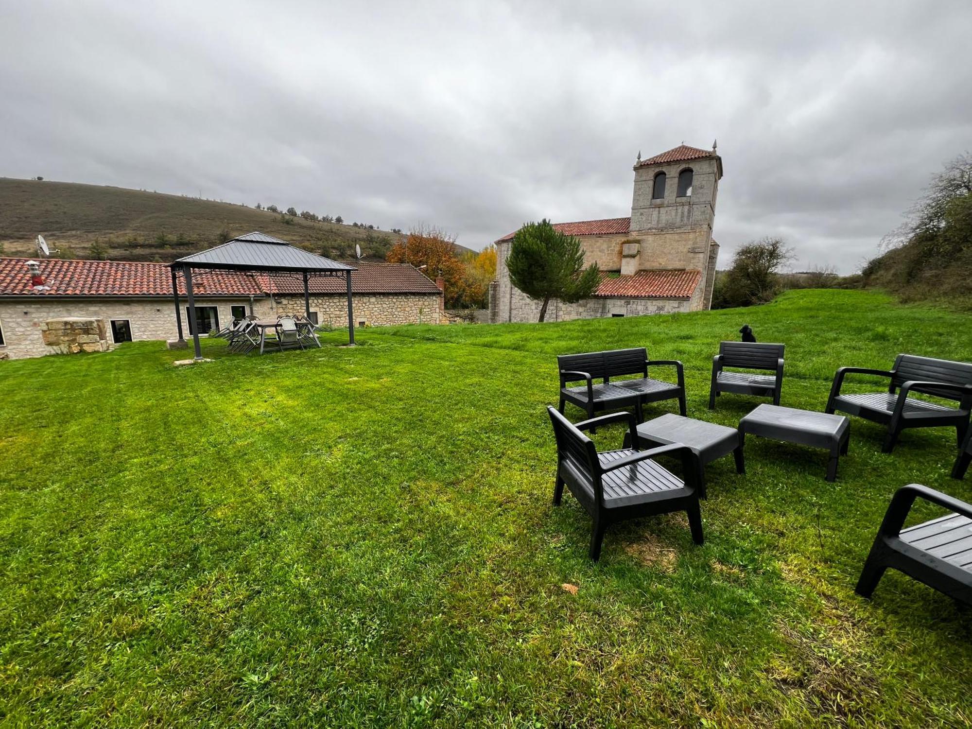 El Pecu Casa Rural Starfamiliar Bustillo Del Paramo Екстериор снимка